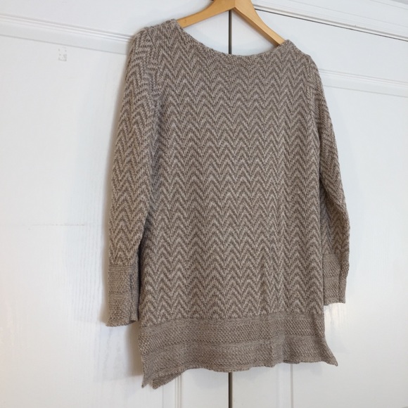 Tunic Style Chevron Sweater, M - Picture 12 of 14